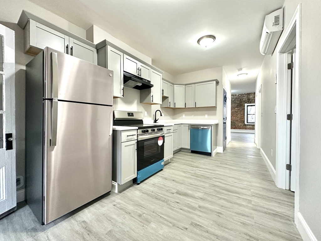 22 Pompeii St, Boston