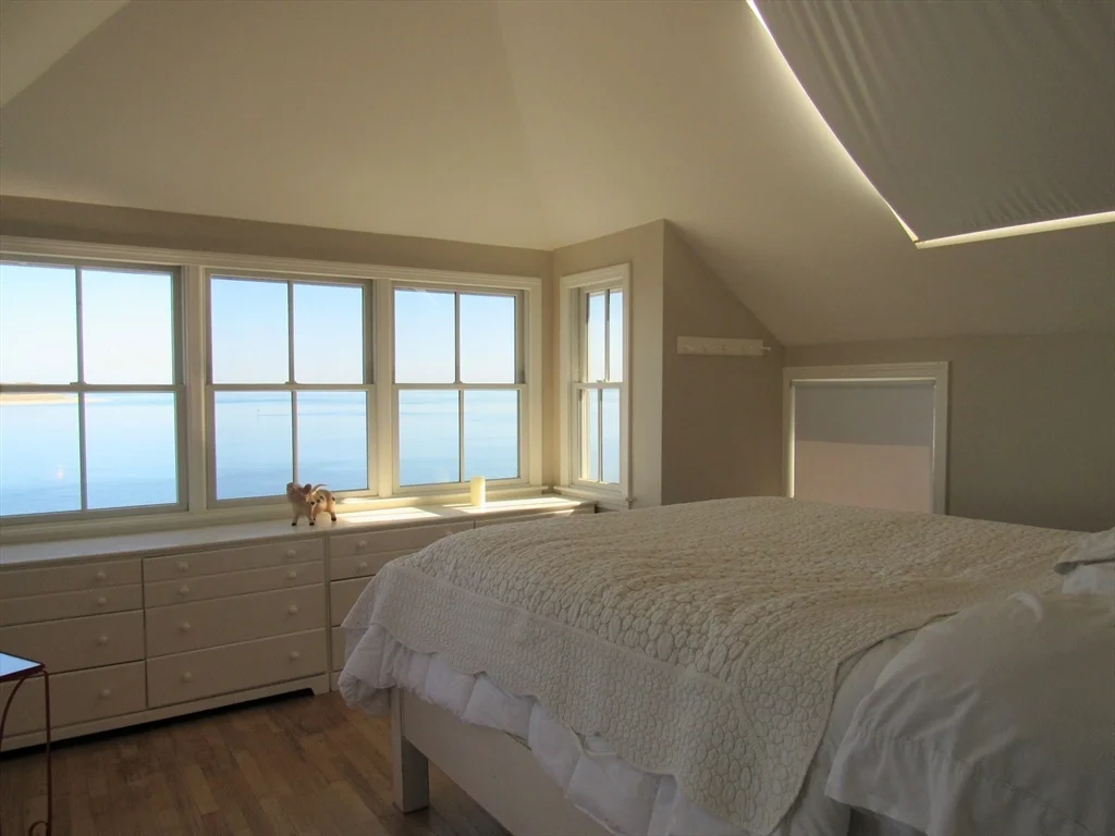 4 Cliff Rd, Little Neck