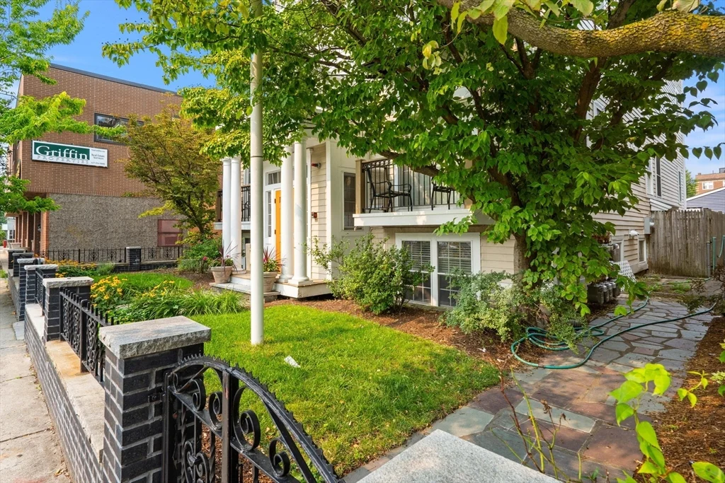 2277 Massachussetts Ave, Porter Square