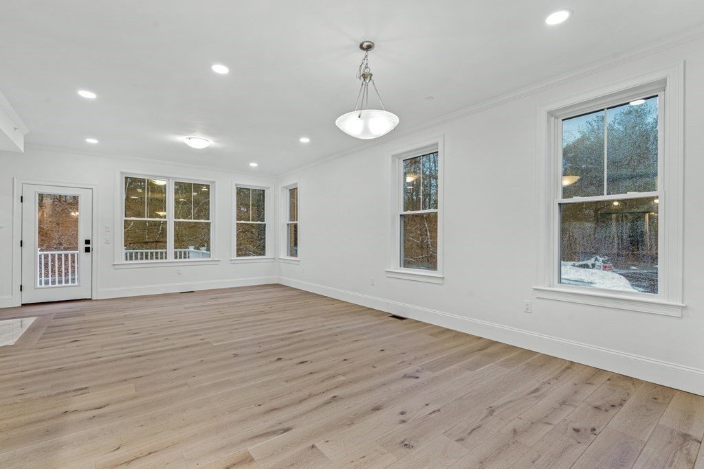 19 Lily Pond Ln, Lexington