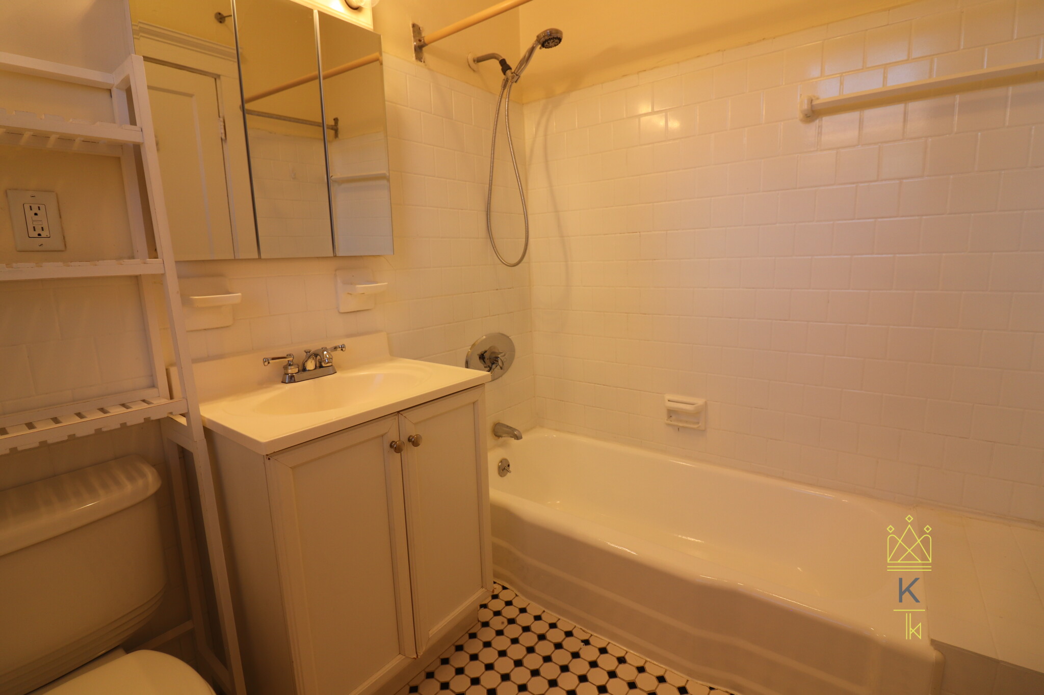 1961 Commonwealth Ave, Brighton