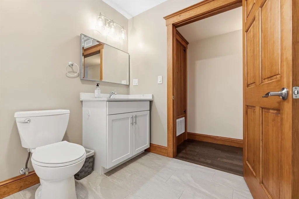 44 Maple St, Danvers Center