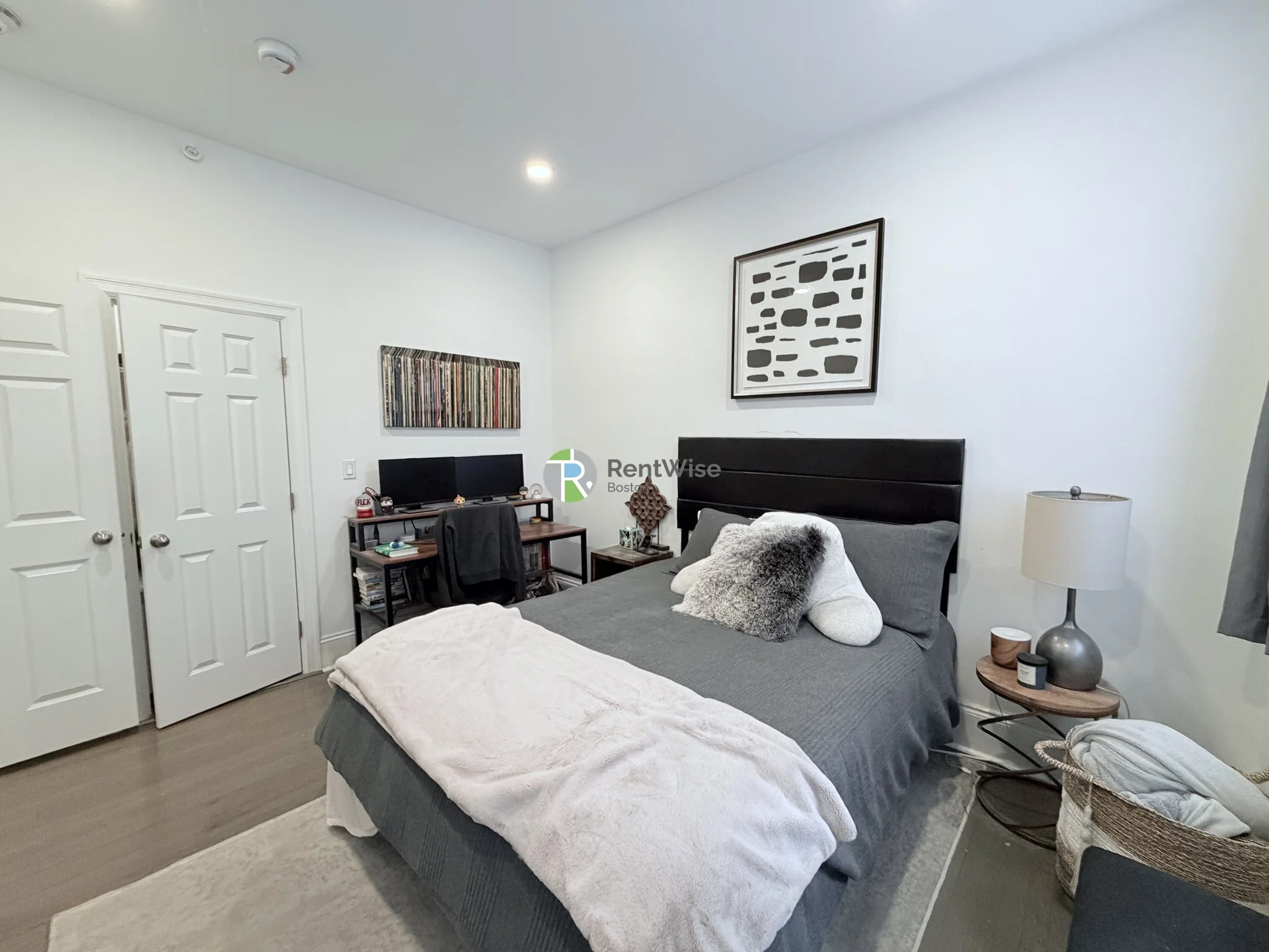 11 Queensberry St, Fenway