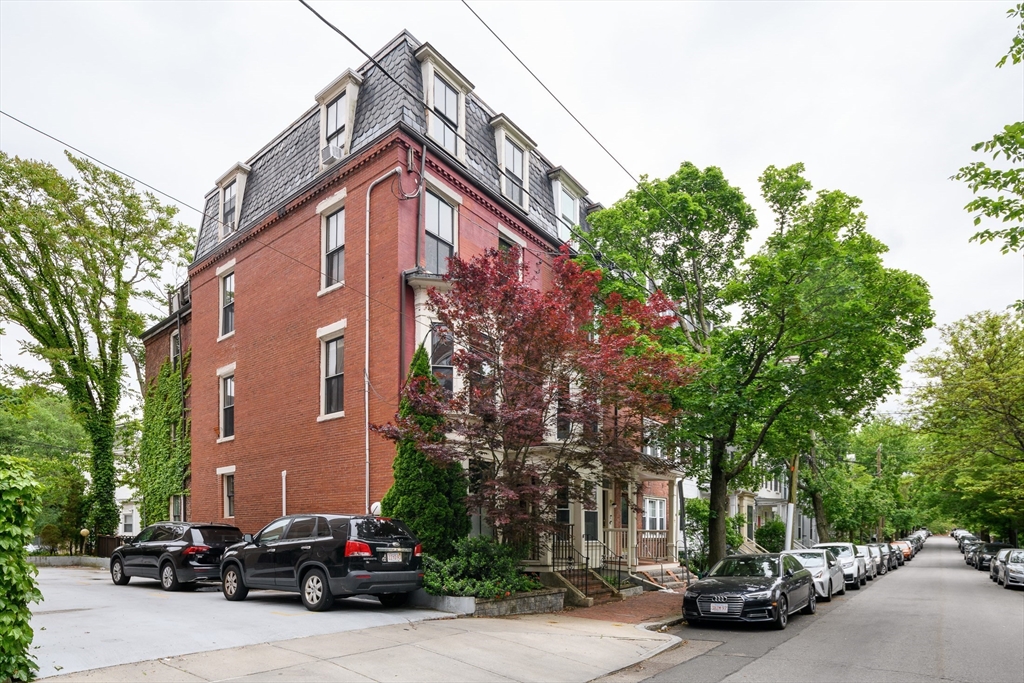 46 Bigelow St, Mid-Cambridge