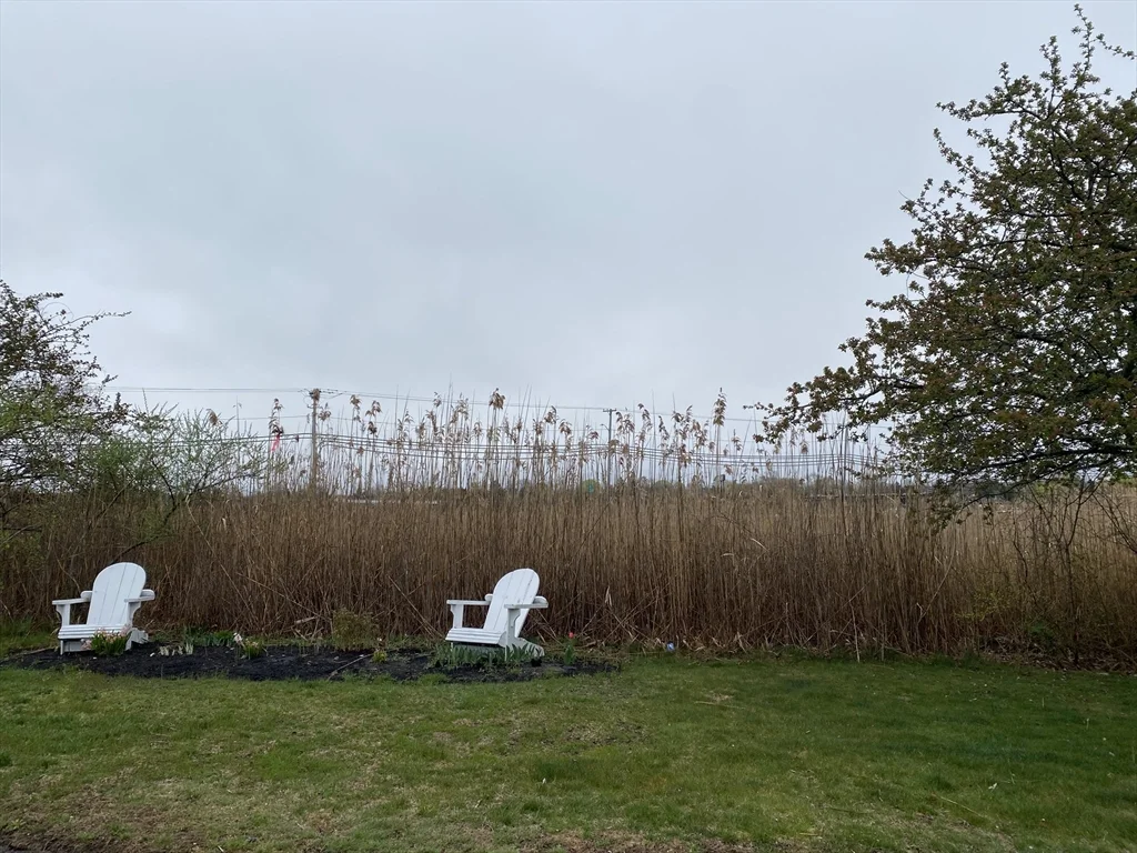 27 Lees River Dr, Swansea