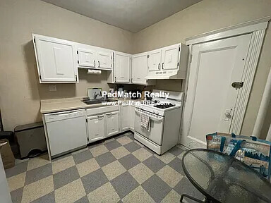 16 Alton Pl, Coolidge Corner