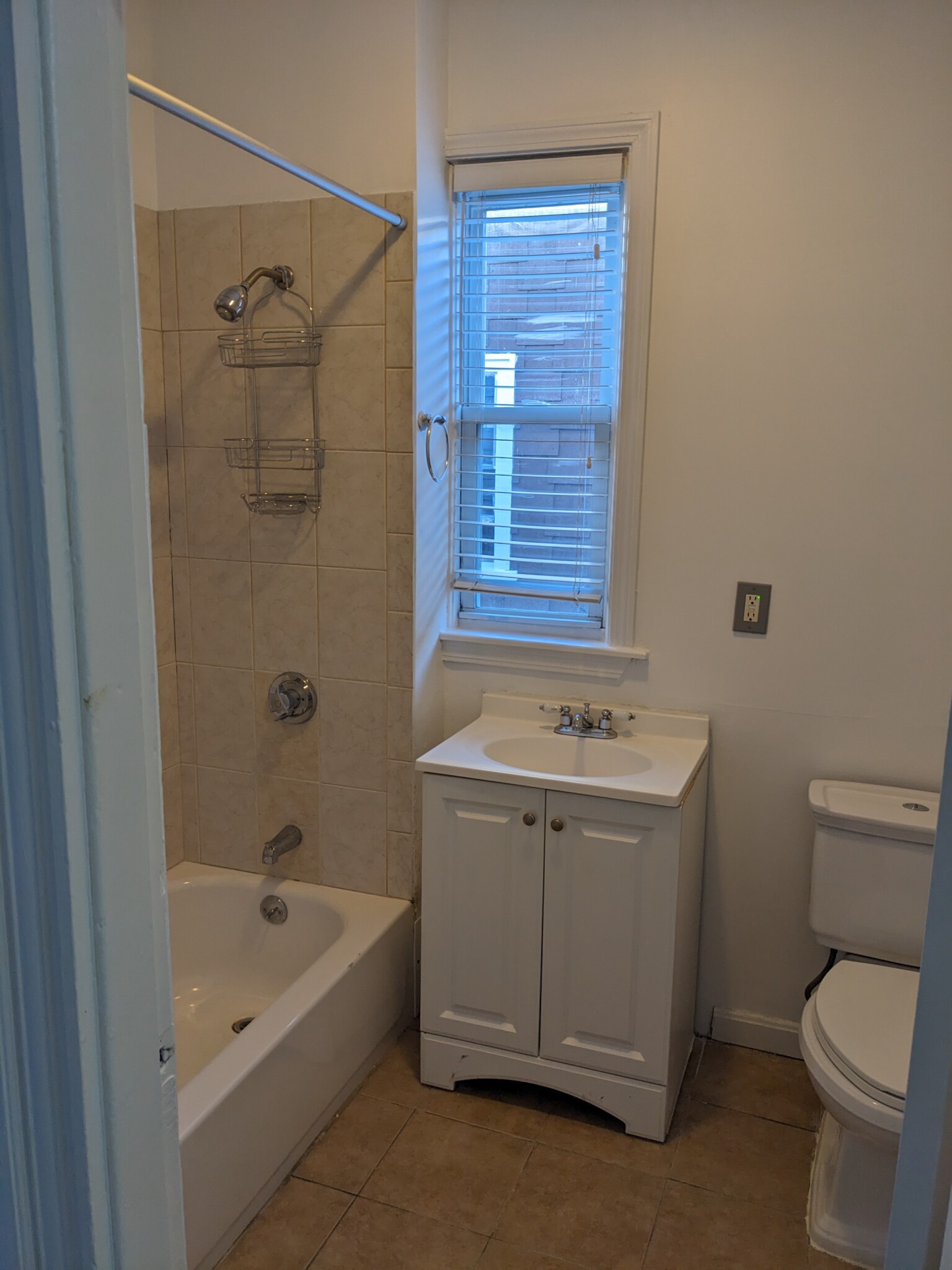 12 Kensington St, Roxbury