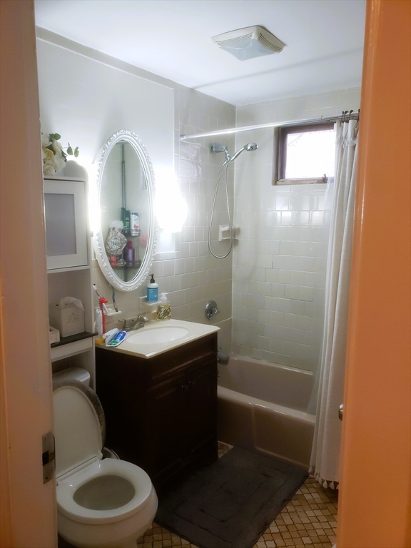 9 Menotomy Rd, Arlington