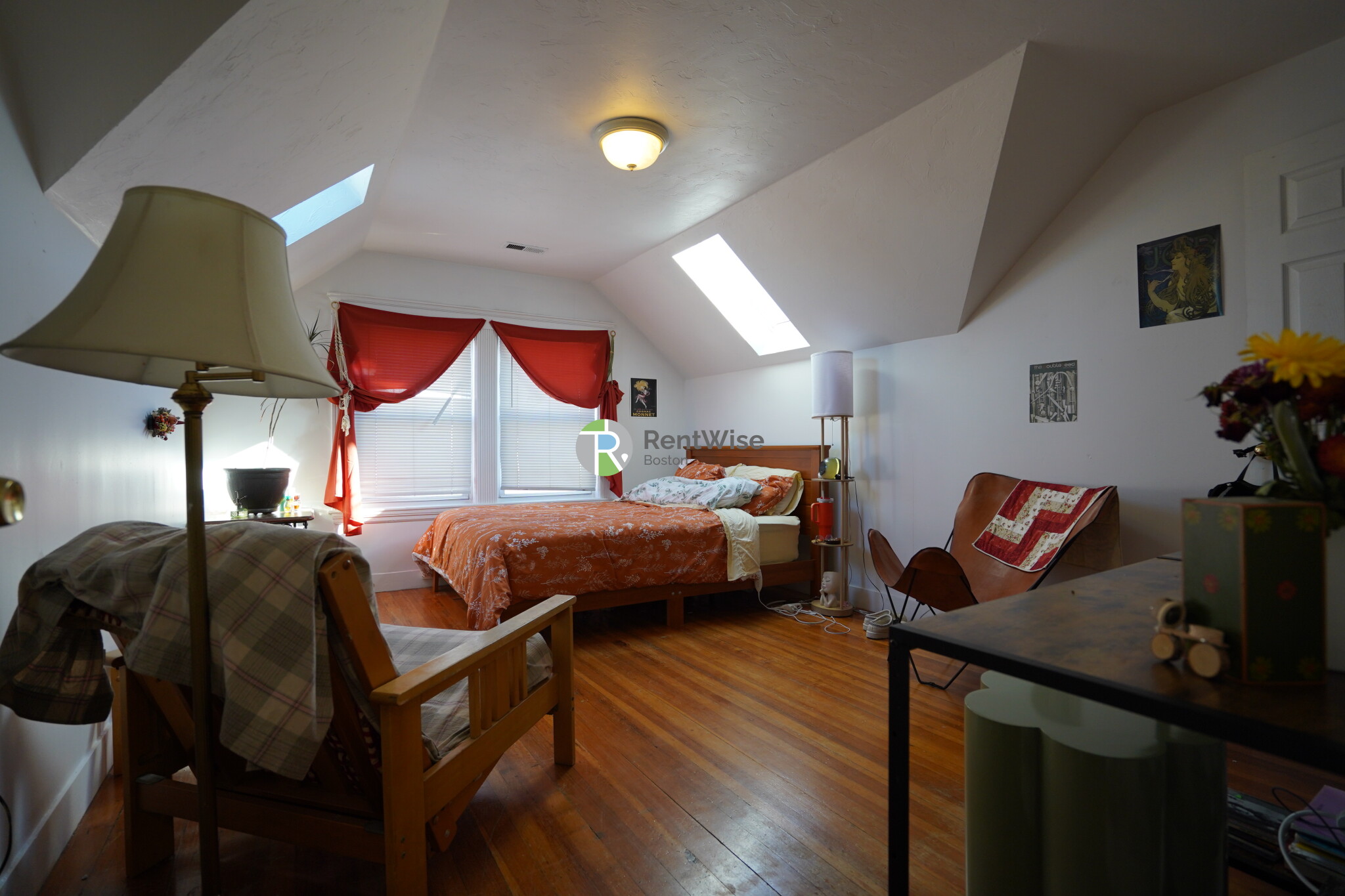 51 Gardner St, Allston