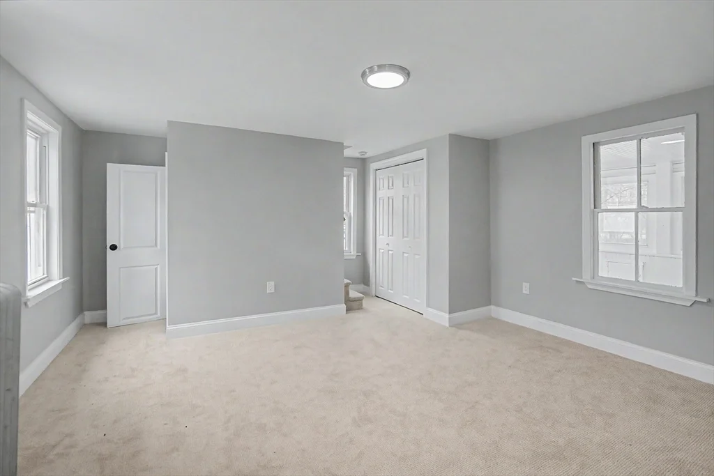 122 Chapin Rd, Hudson