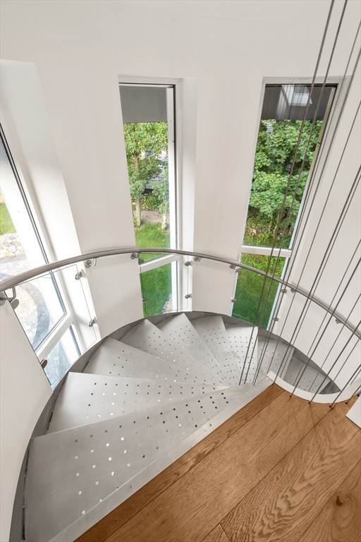 30 Whipple Rd, Lexington