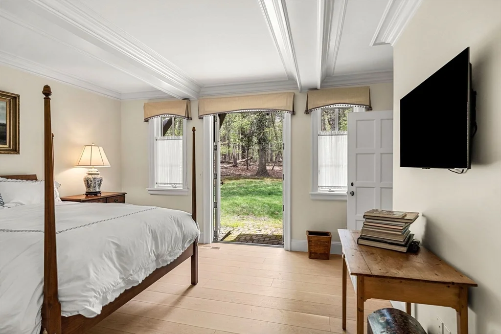 110 Juniper Rd, Belmont