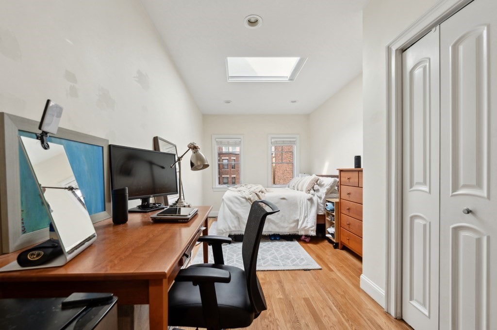 37 Queensberry, Fenway