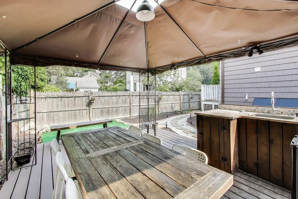 24 Clematis St, Winchester