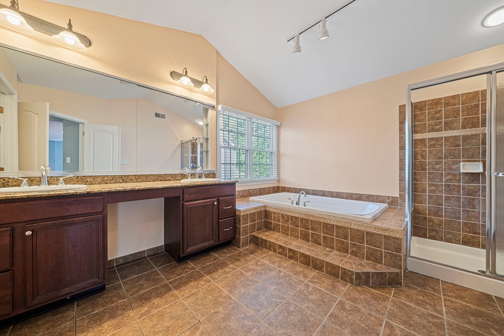 24 Endean Dr, Walpole