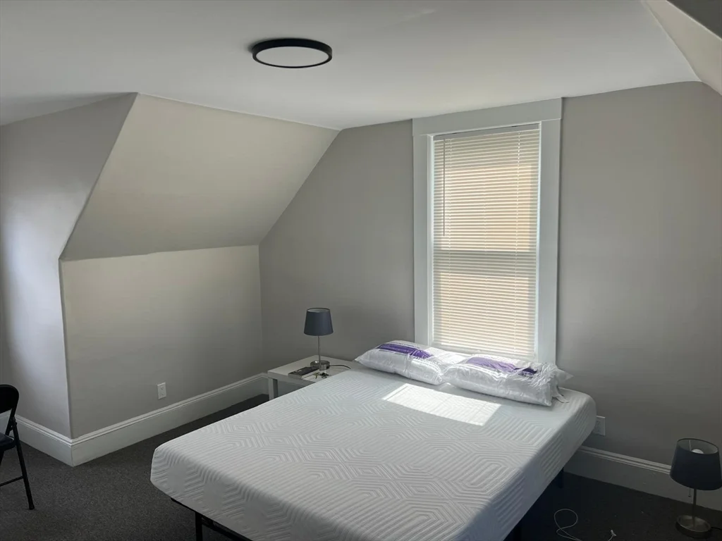 14 Cotting St, Medford