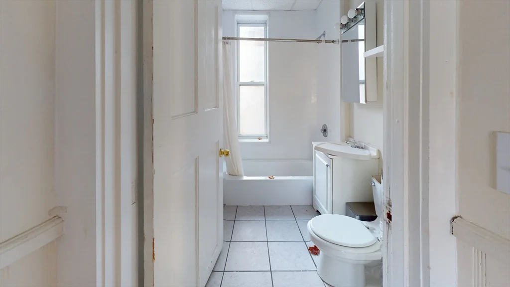 129 Saint Alphonsus, Mission Hill