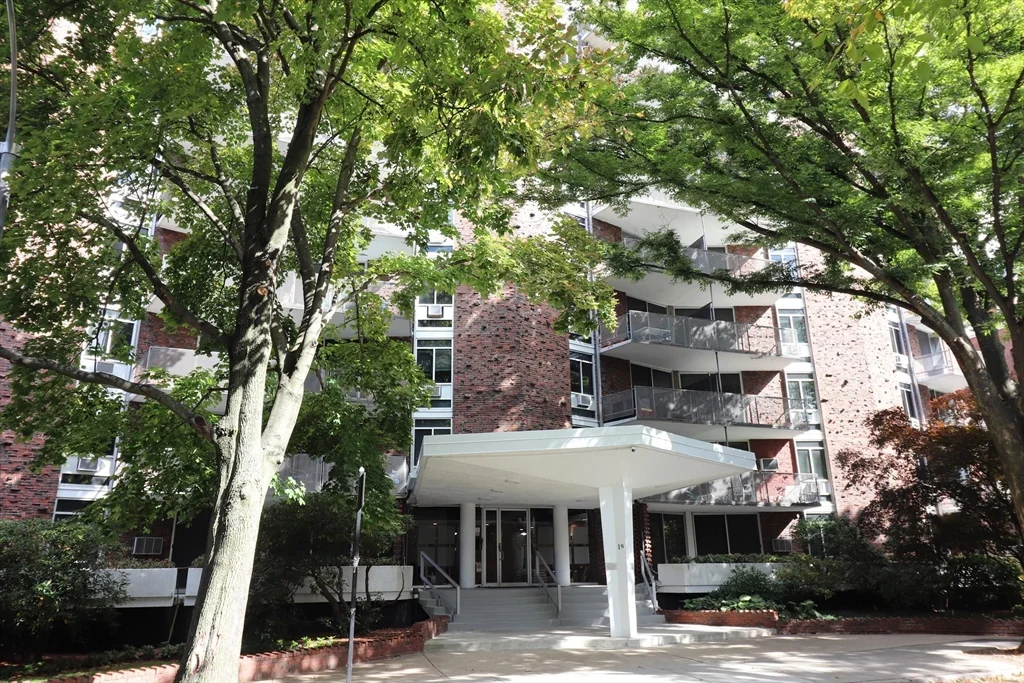 19 Winchester St, Coolidge Corner