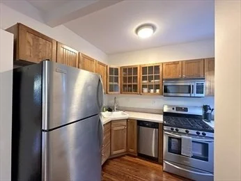 25 Lee St, Jamaica Plain