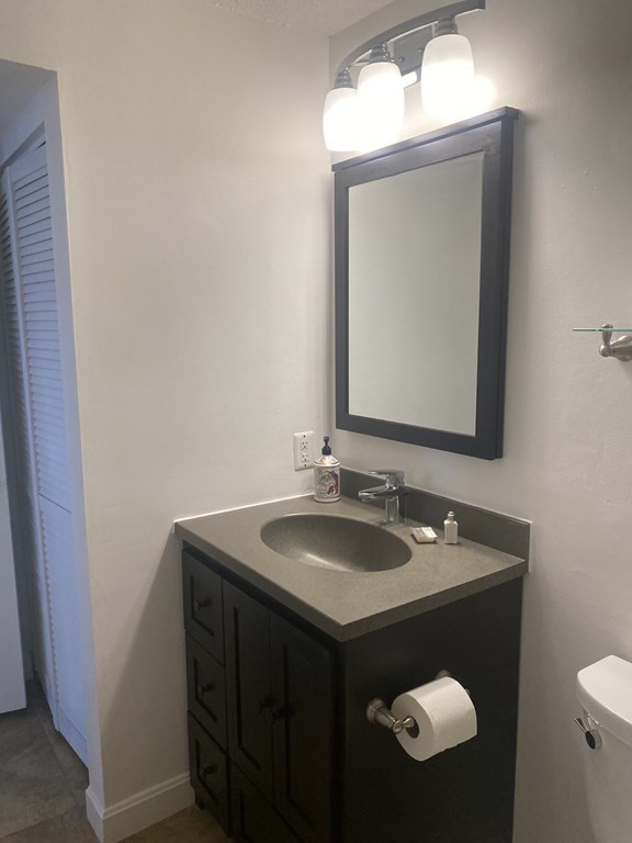 18 Walden Dr, Natick