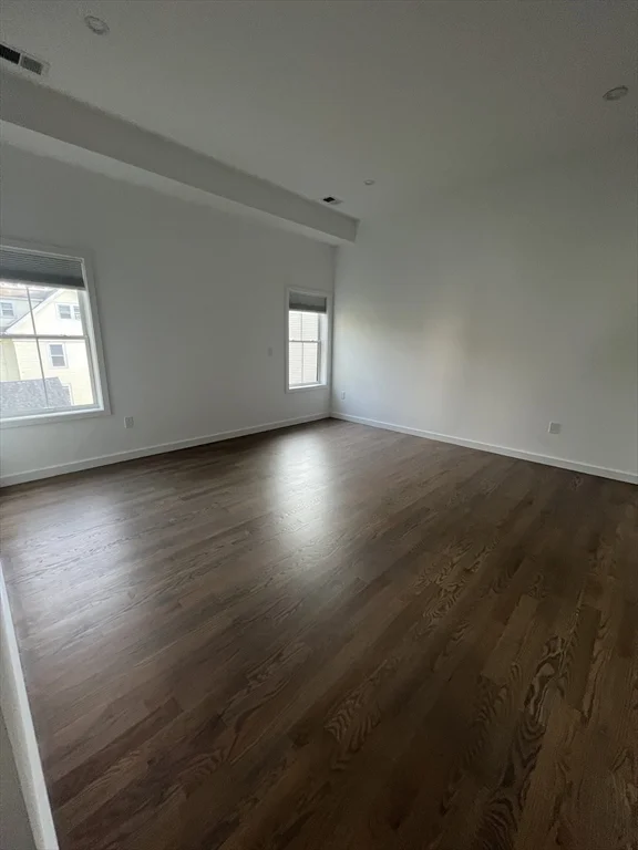 70 Walker St, Newton