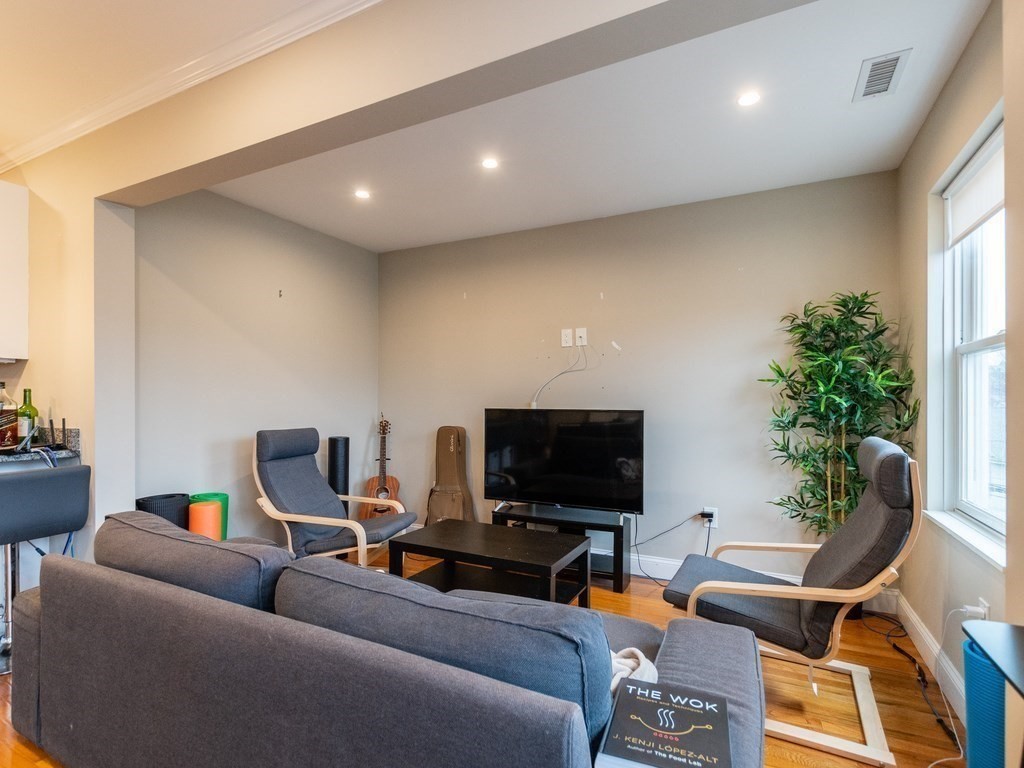 107 Kenrick St, Brighton