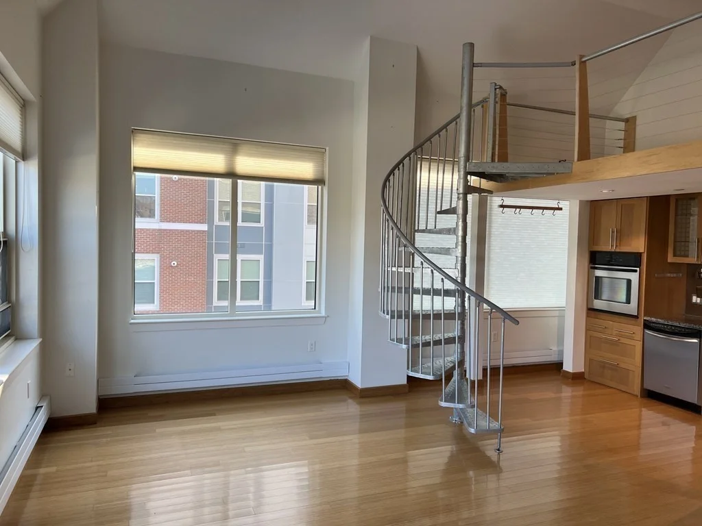 290 Pleasant St, Watertown