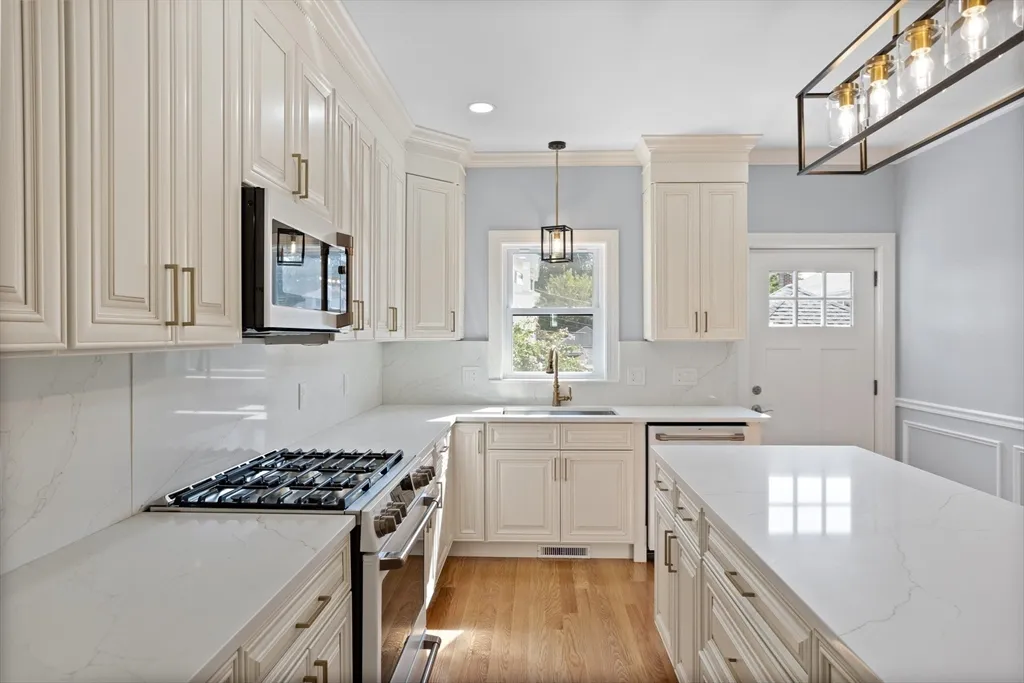 98 Carroll St, Watertown