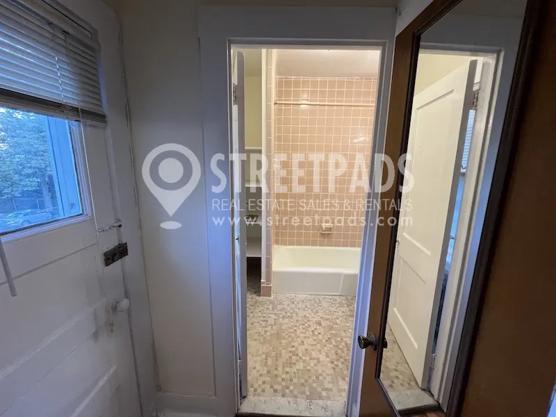 381 Harvard St, Mid-Cambridge