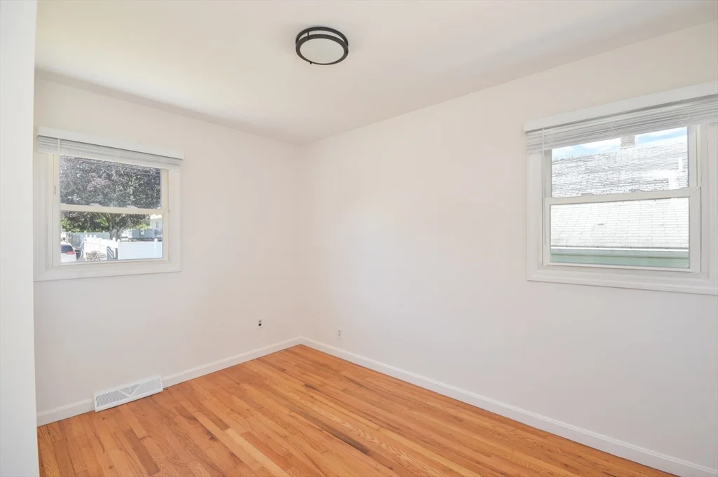 42 Buttonwood Rd, Bliss Corner