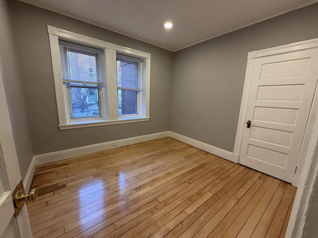 15 Lynde St, Salem