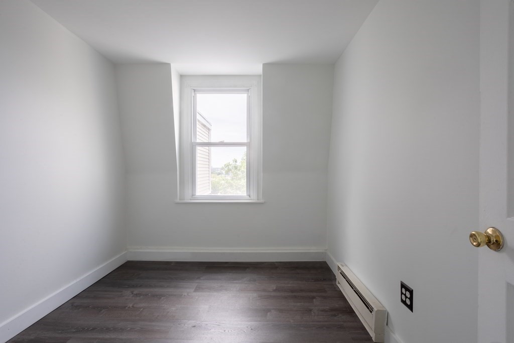 71 Old Harbor St, South Boston