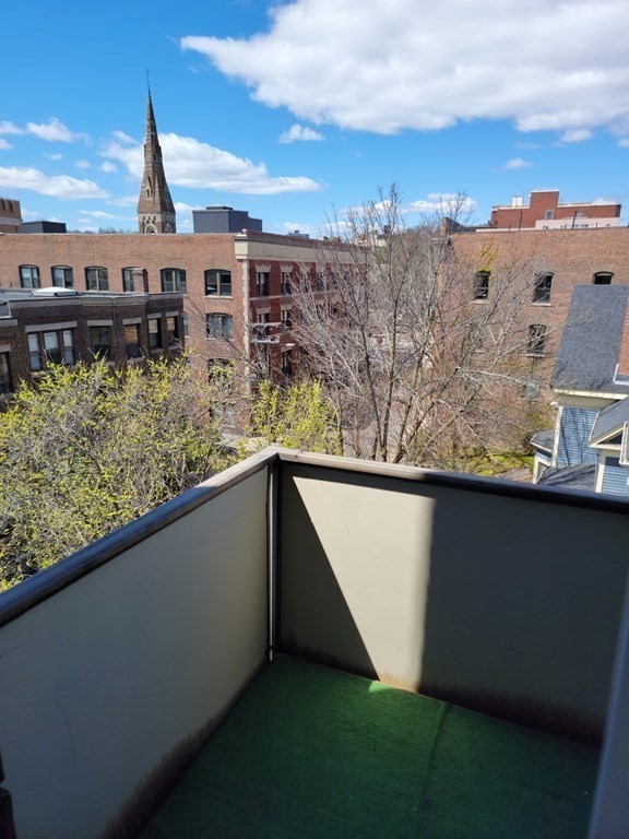 20 Stearns Rd, Coolidge Corner