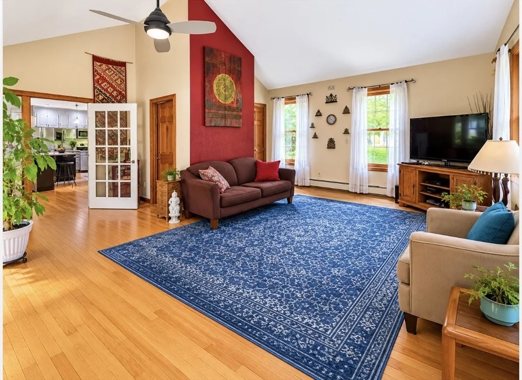 31 Woodside Circle, Sturbridge