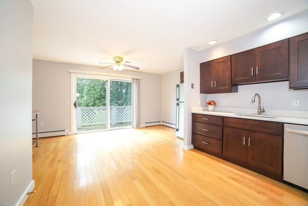 64 Camelot Dr, Tatnuck