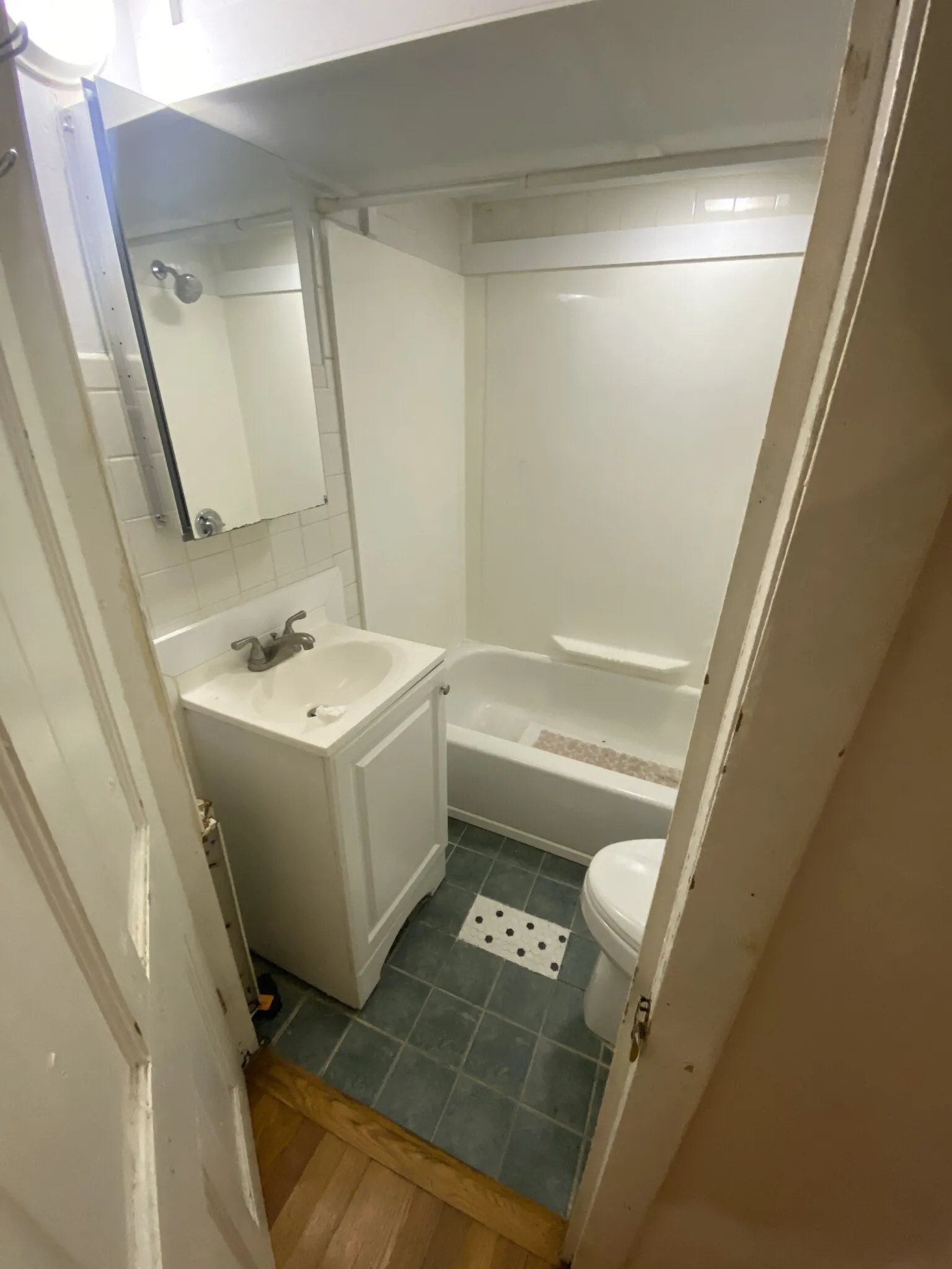 684 Parker St, Mission Hill