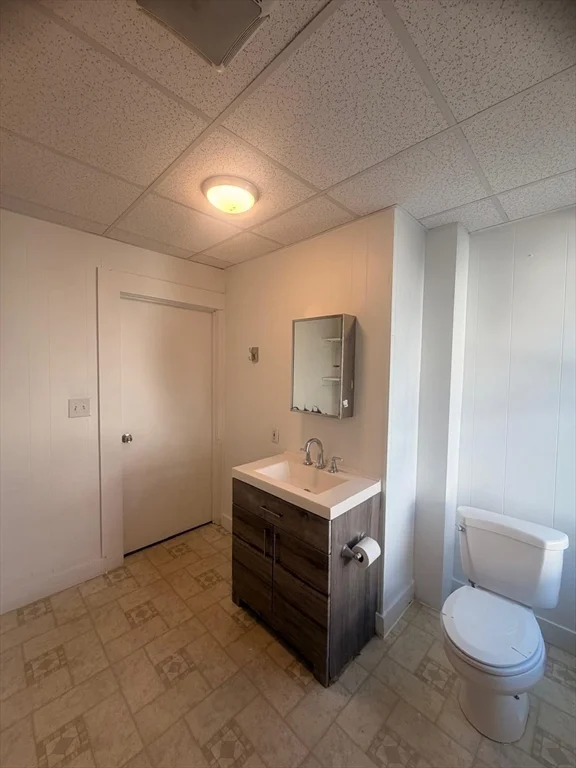 416 Middleboro Ave, Taunton