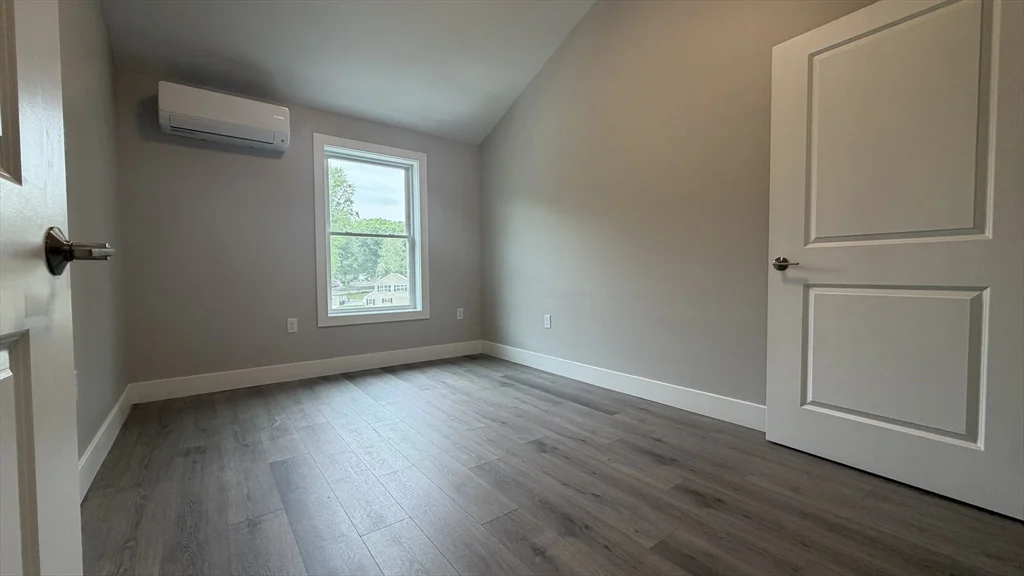 251 Sladen St, Dracut