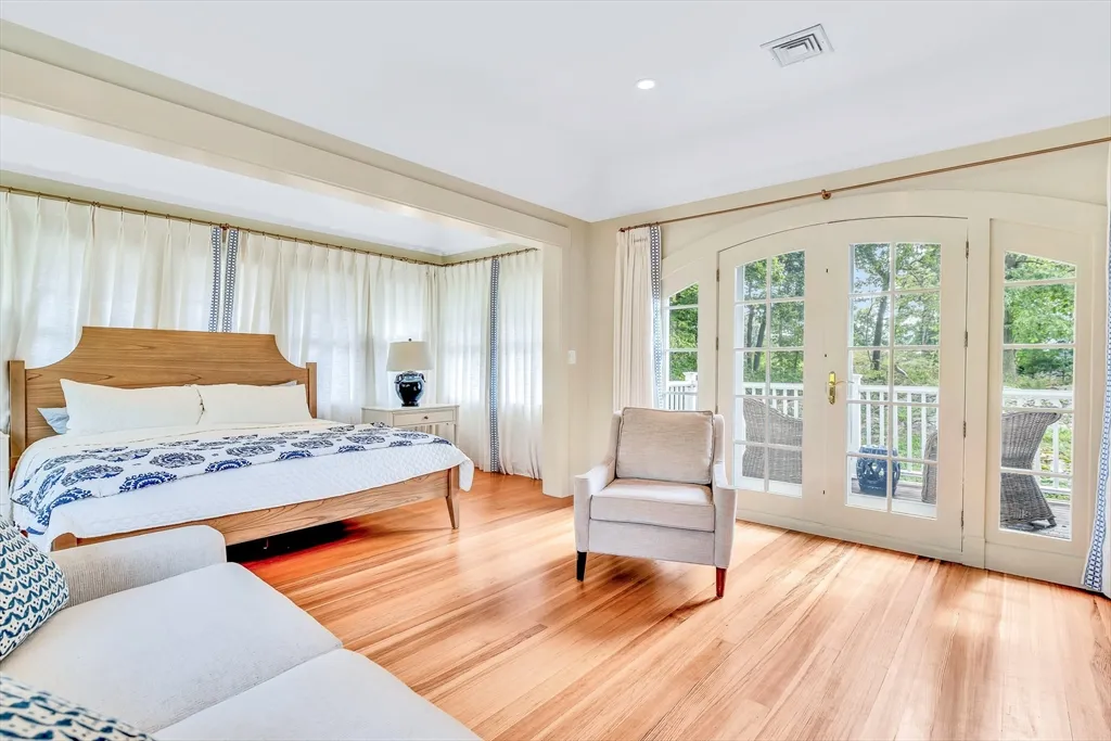 17 Atlantic Ave, Cohasset