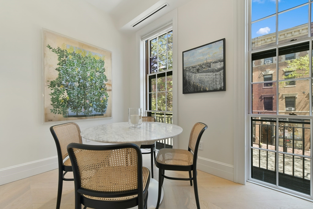 112 Charles St, Beacon Hill