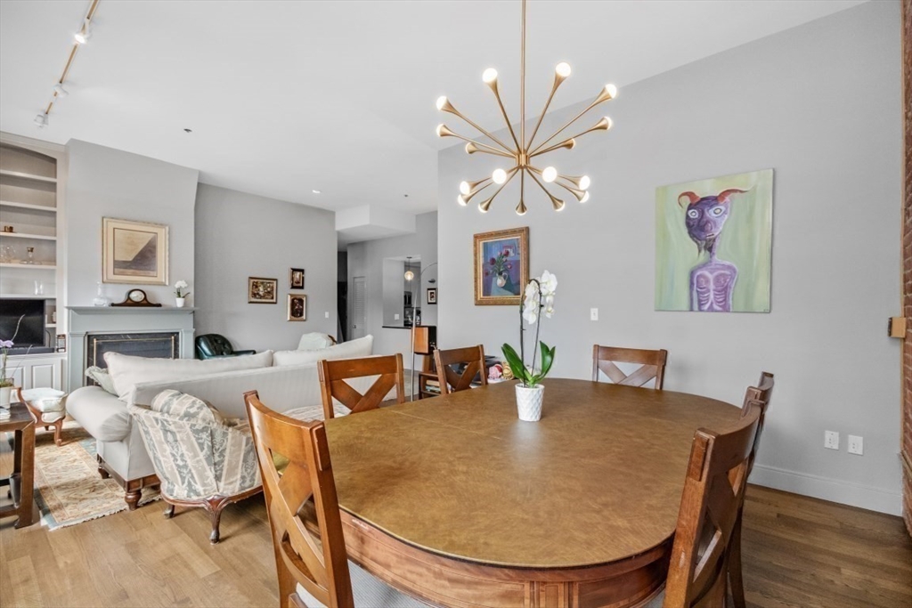 6 Edgerly Pl, Back Bay