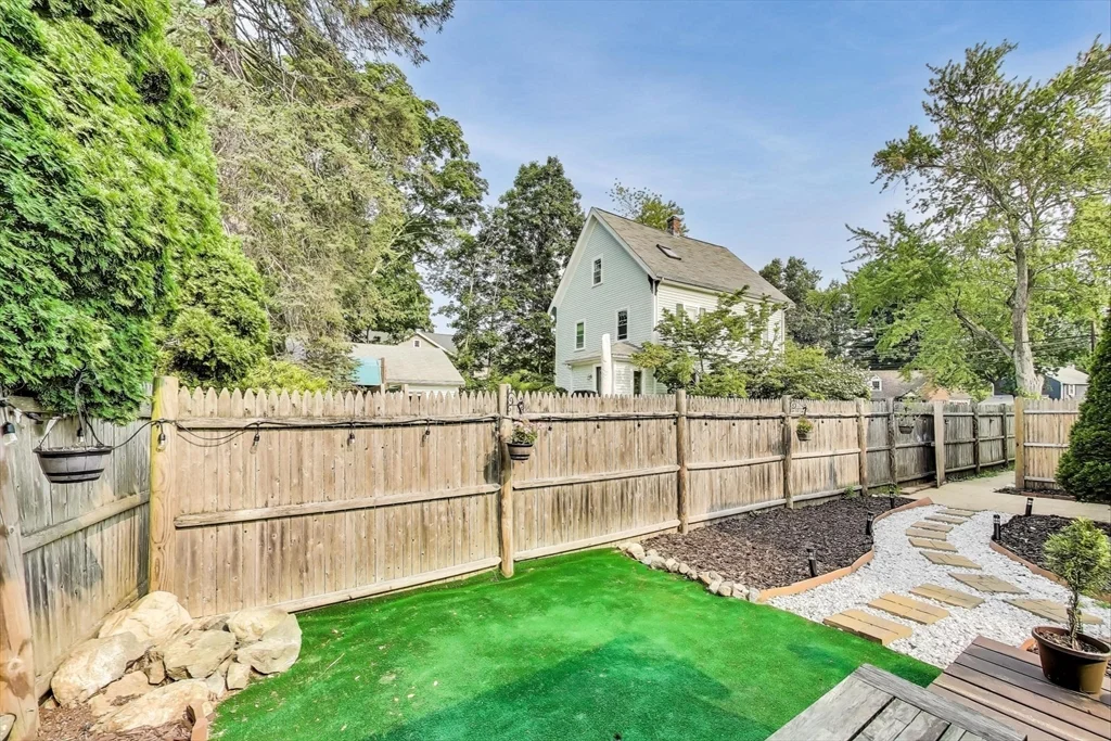 24 Clematis St, Winchester