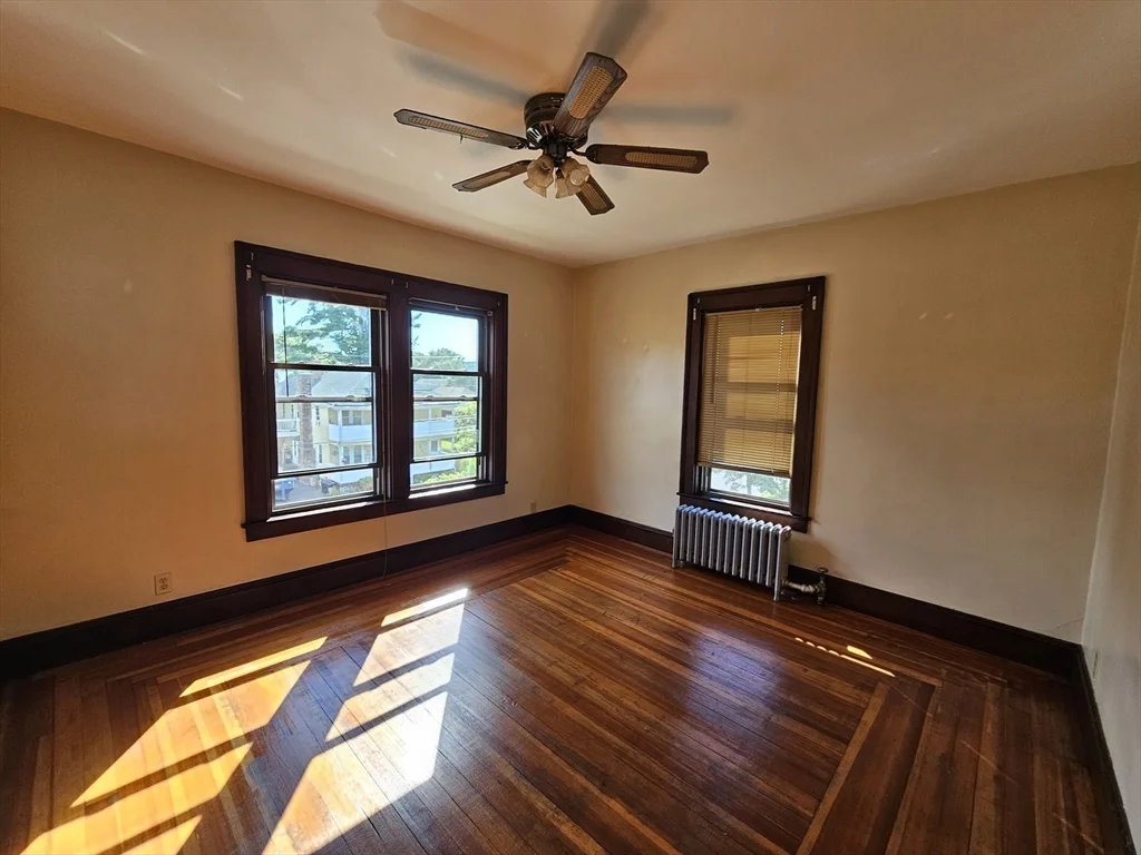 30 Bemis St, Chicopee