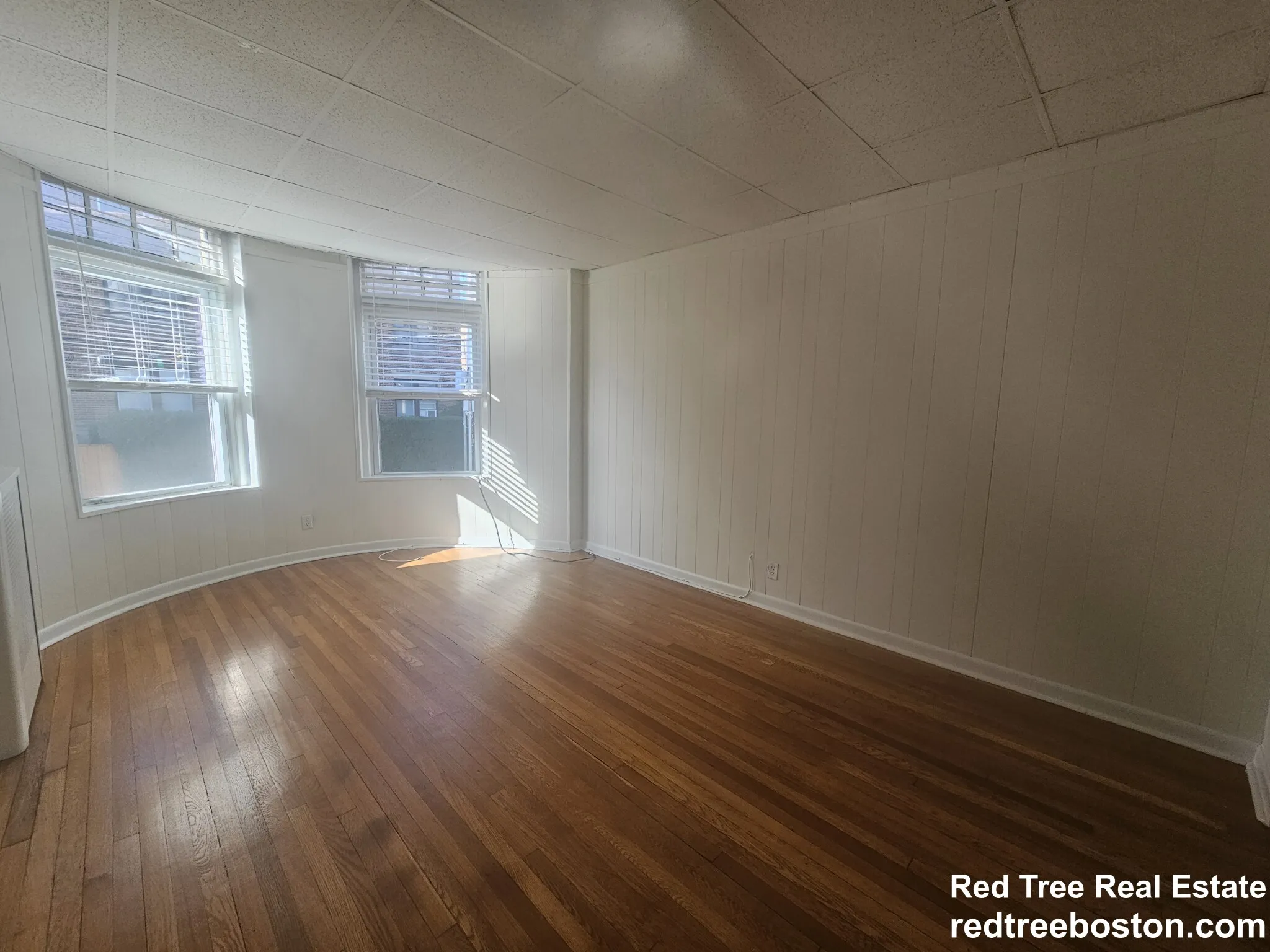 15 Green St, North Brookline