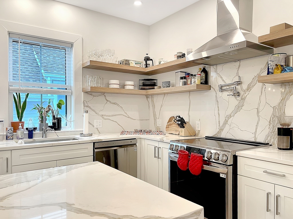 18 Edward St, Medford