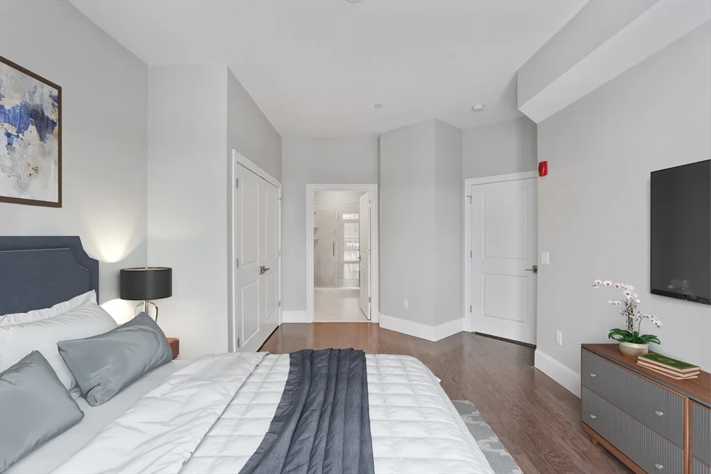 8 Sanborn St, Reading