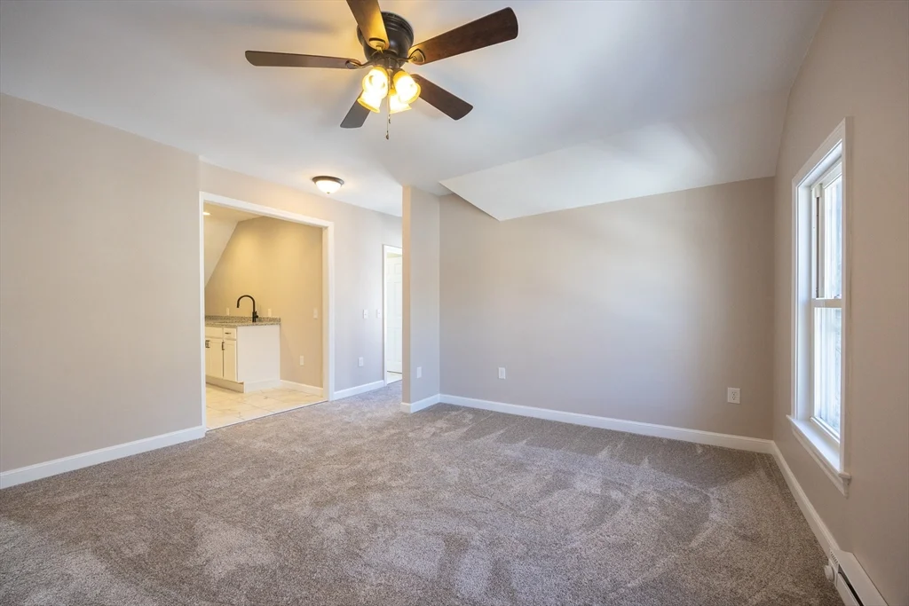 584 Mount Hope St, North Attleboro