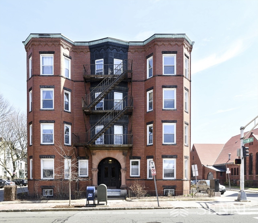 128 Magazine, Cambridgeport