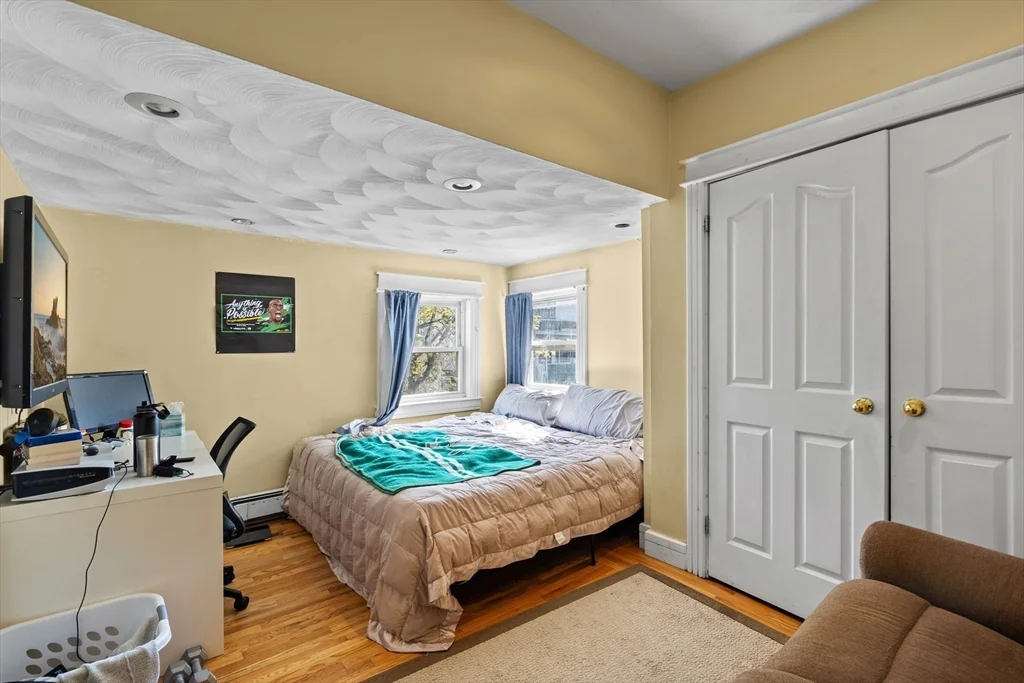 18 Gaston St, Roxbury