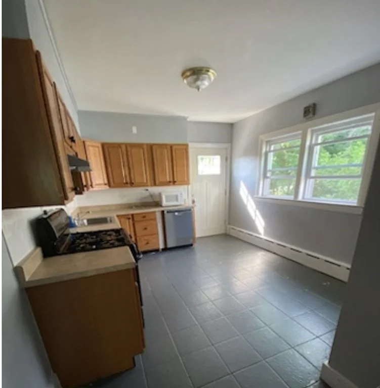 17 Harding Ave, Waltham